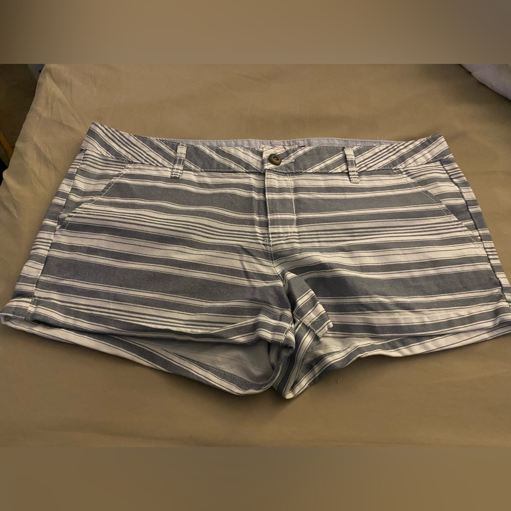 SO women’s (juniors) shorts- size 15